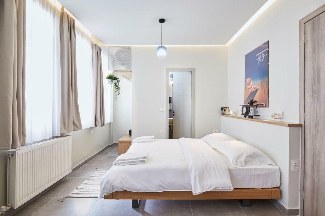 Live In A Funky & Renovated Studio Near Acropolis Афины Экстерьер фото